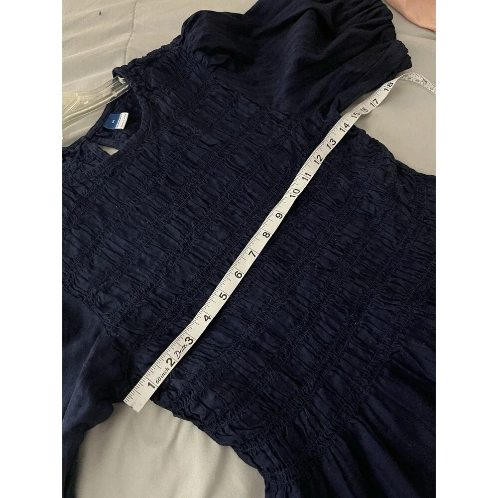 Old Navy Women’s Navy Blue Short Puff Sleeve Smocked Peplum Blouse Top Size M